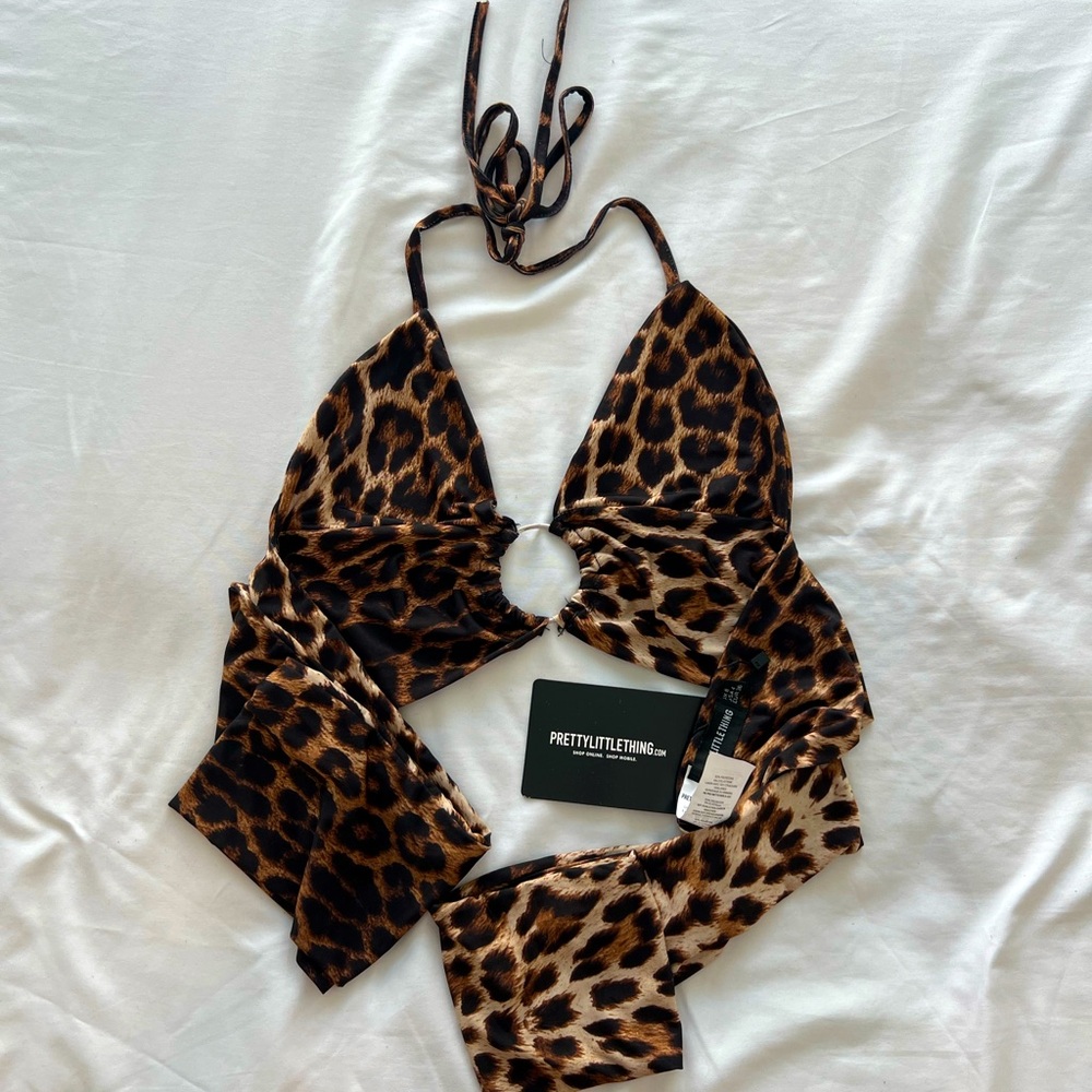 Pretty Little Thing Cheetah Print Halter Neck Crop Top